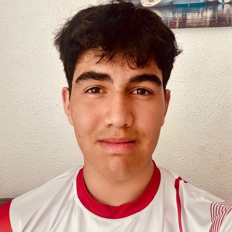 MOISES CACERES URBINA