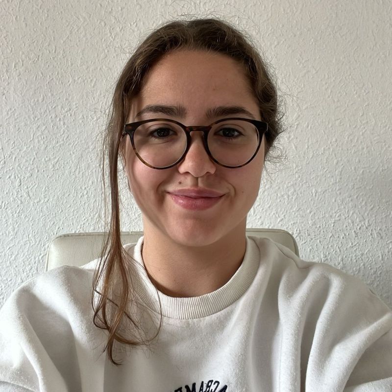 PAULA CANELA ALCOBRUNI