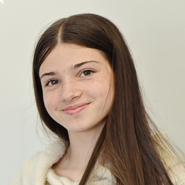 CARLA PIZARRO LLAVERIA
