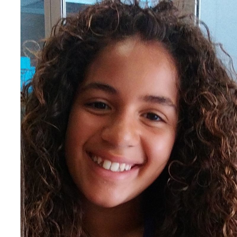 LUCIA LARRAHONDO HERRERA