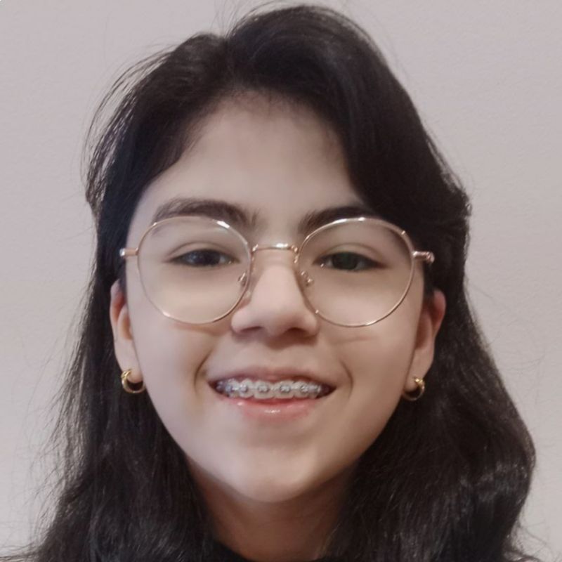 LUCIA TORRE OLAECHEA