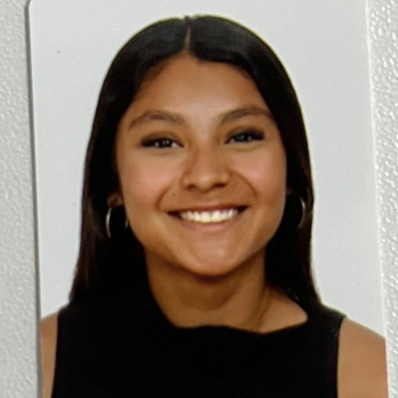 GABRIELA  URRUTIA SALDAÑA 