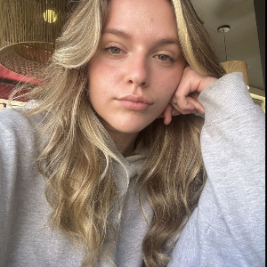 LIA  SANMARTI BERNARDOS