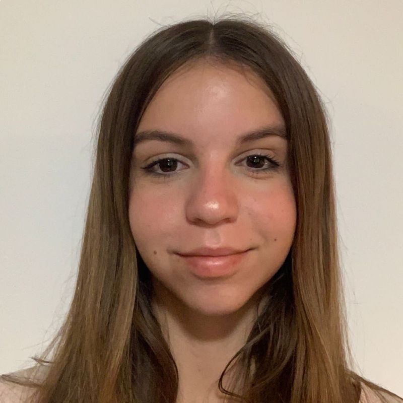 IRINA LLARCH CARPIO
