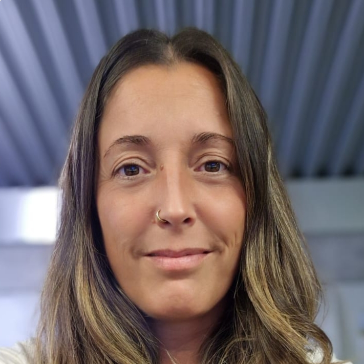 SHEILA MARIA ARIAS LOURES