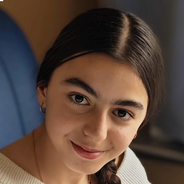 CHLOE MONTESINOS FERNANDEZ