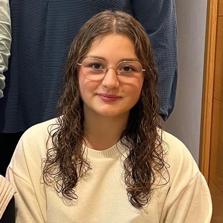 JULIA CASTEL MAGGI