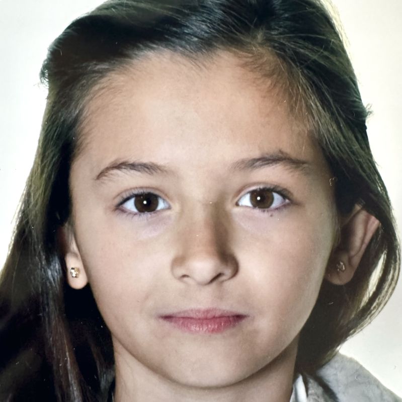 CHLOE CAZORLA BLANCO