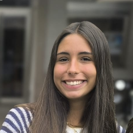 CLAUDIA ANGUITA VEIRAS