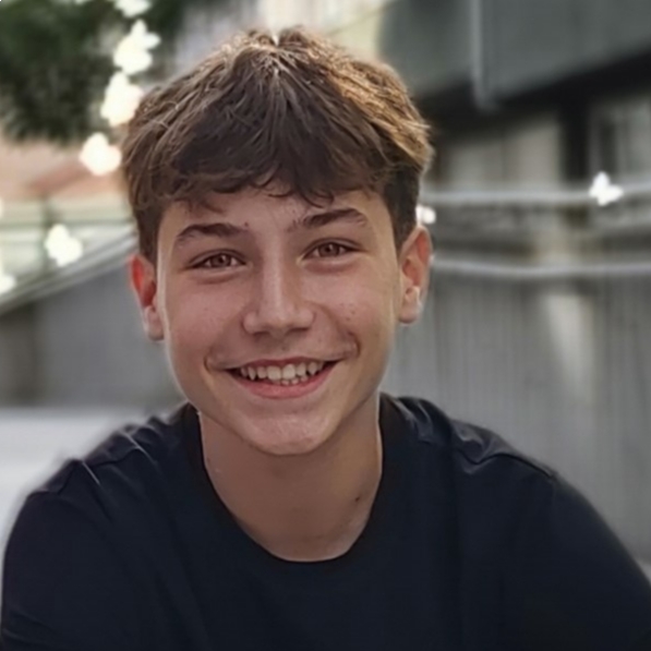ROQUE ARES FERNANDEZ