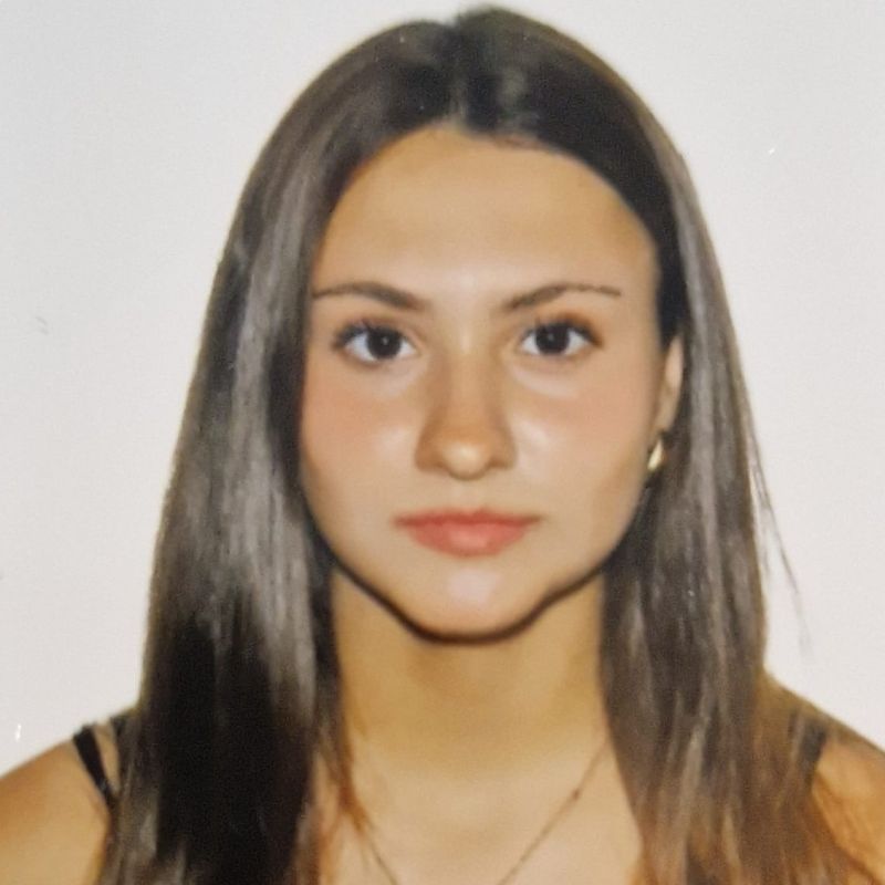 ARIADNA MORENO ESCUSOL