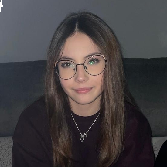 MARTINA FLORES HERRADA