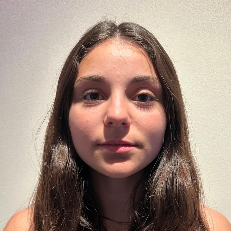 JULIA CASTELLS ECHENIQUE