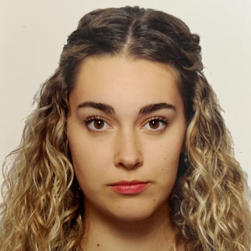 JULIA TAILLEFER OLIVA