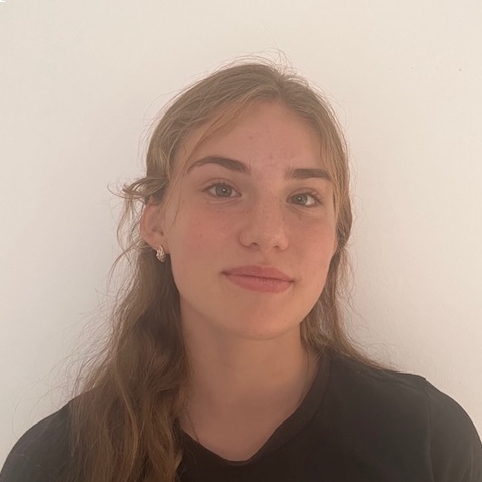 ELIA PAKALNISKYTE ANDRIUNAITE