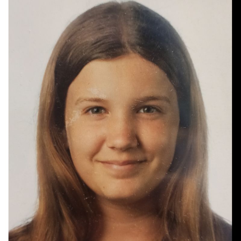 JULIA  COBOS CARRERA