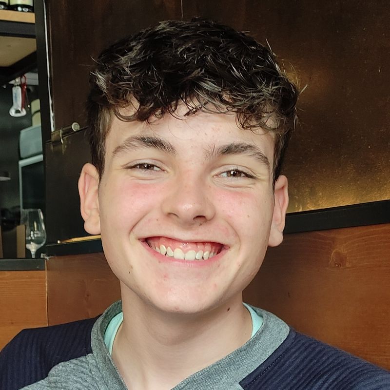 ENZO LORENZO CASTILLO