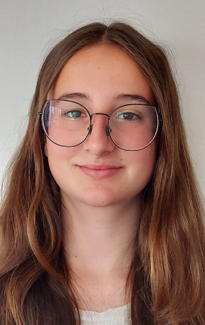 ANNA SANTAPAU JULIÀ