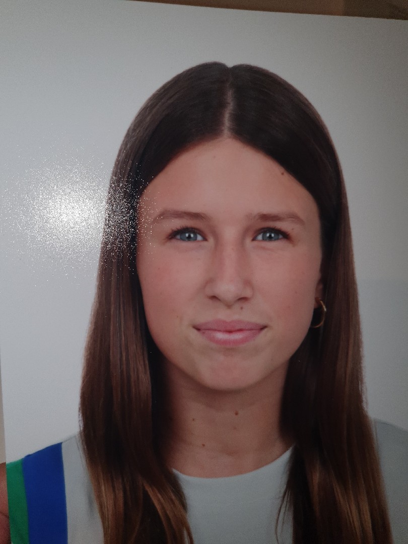 LARA VILLANUEVA INIESTA