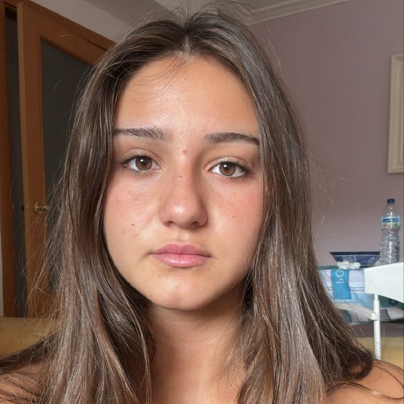 LAIA CASTELLANOS  LUCIA