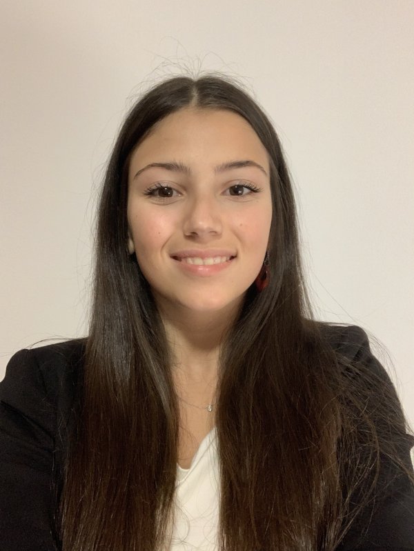XÈNIA CARNICER MILÀ