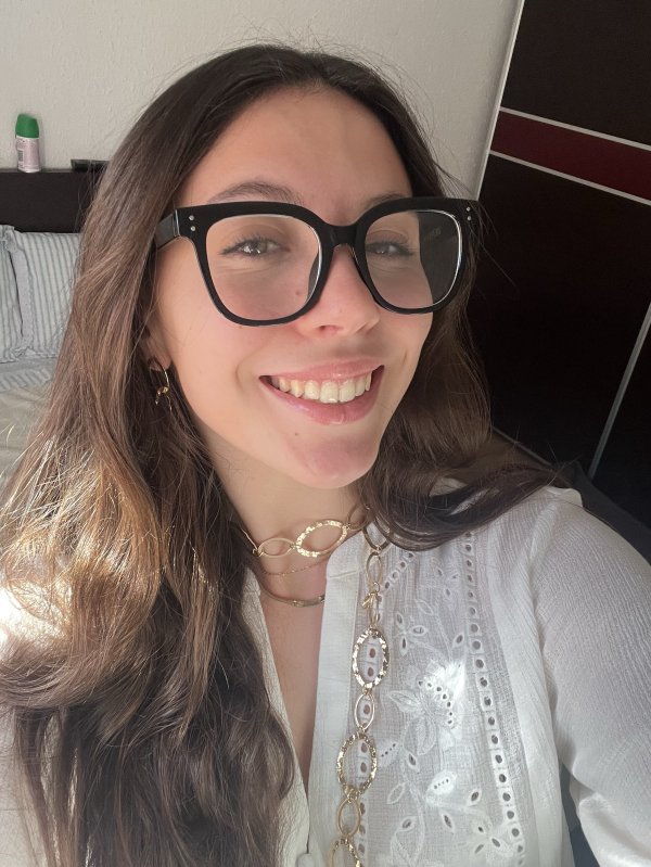 NICOLE DE LA FUENTE LUCIANO