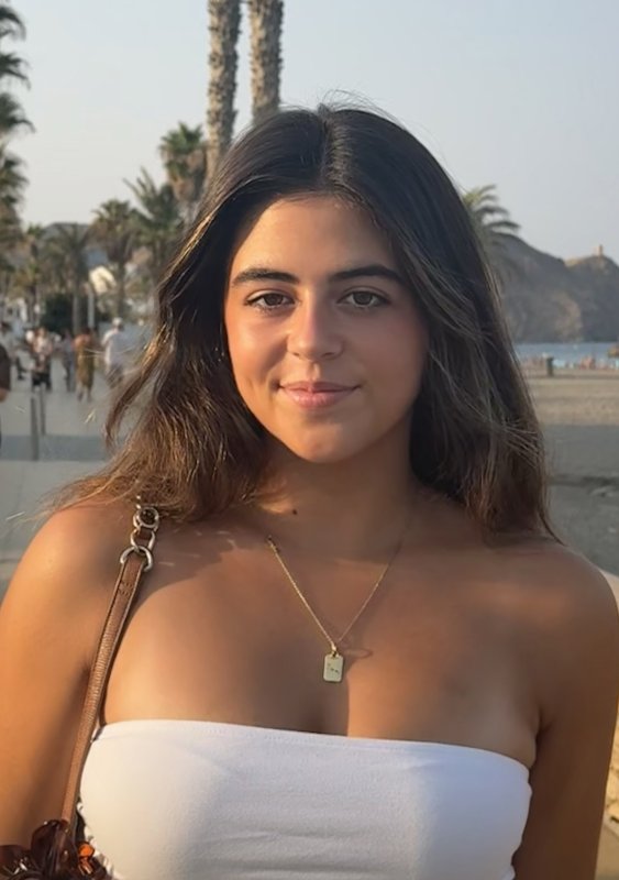 ANDREA XIMENES MONTAÑES