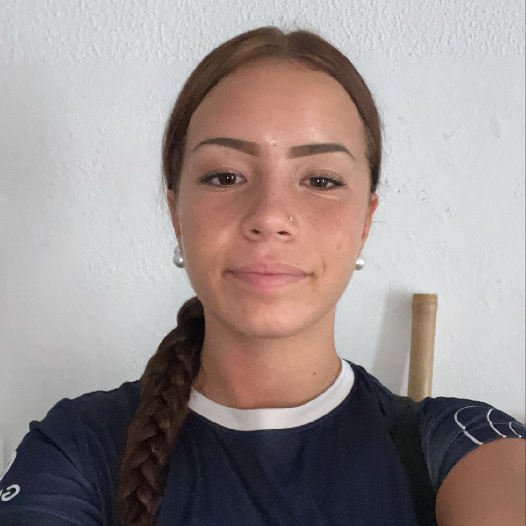 DESIRE LAARBI HENCELOVA