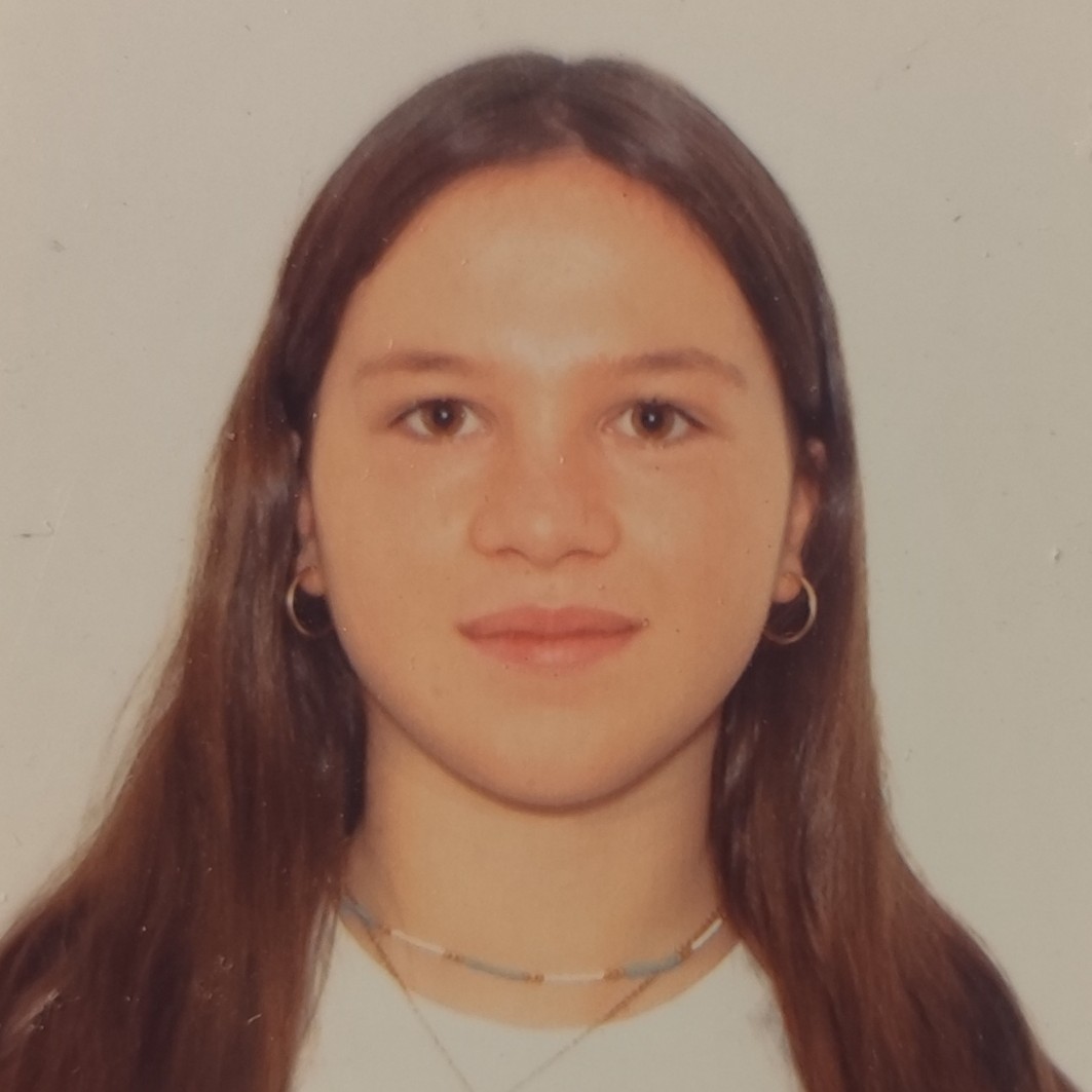 CLAUDIA GUAL PAPIOL