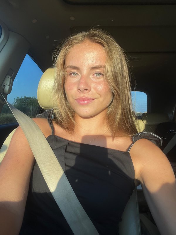 ARIANA MARIA ILUTIU ILUTIU