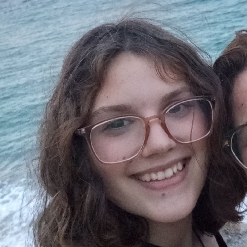 IRIS LAZARO CALVENTE