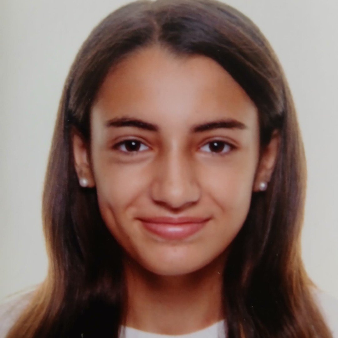 AINHOA ARNAU PEREZ
