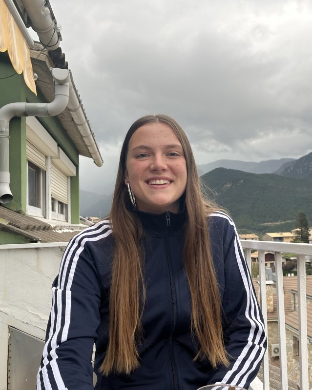 JULIA CASTELLS RENAU