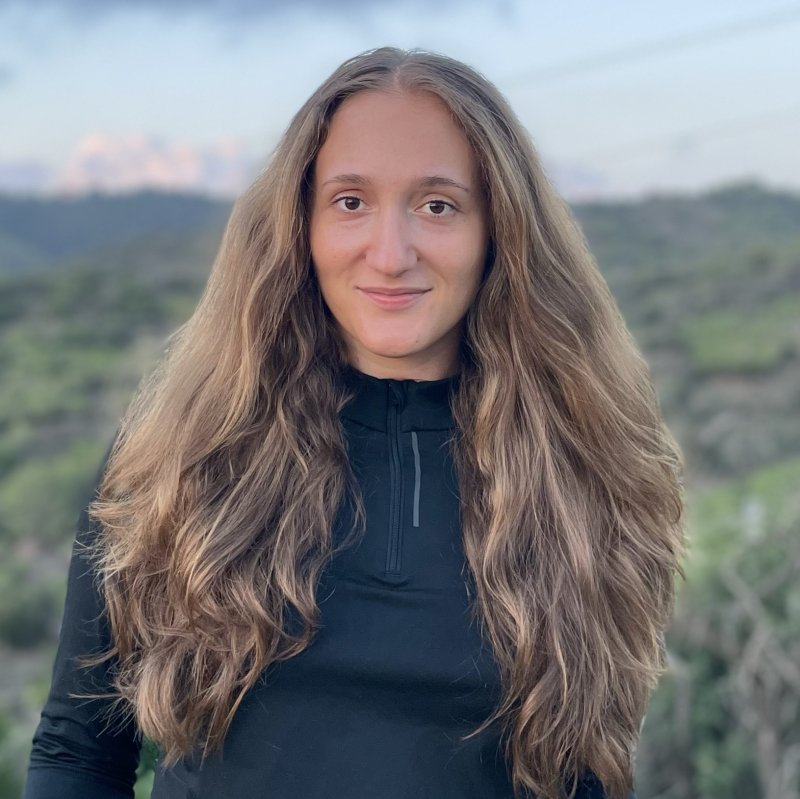 OLIVIA MOMEU