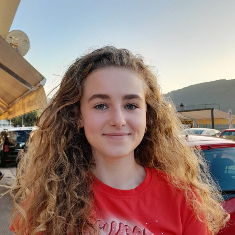 ALBA BARREIRO SERVIA