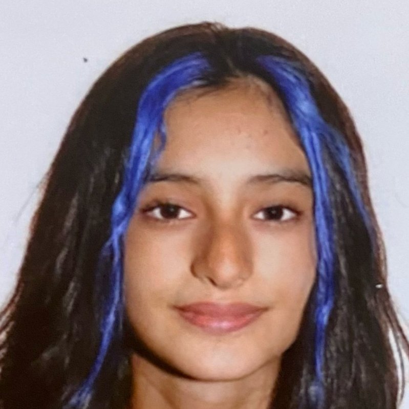 MIA  SOAGE DE LA CRUZ